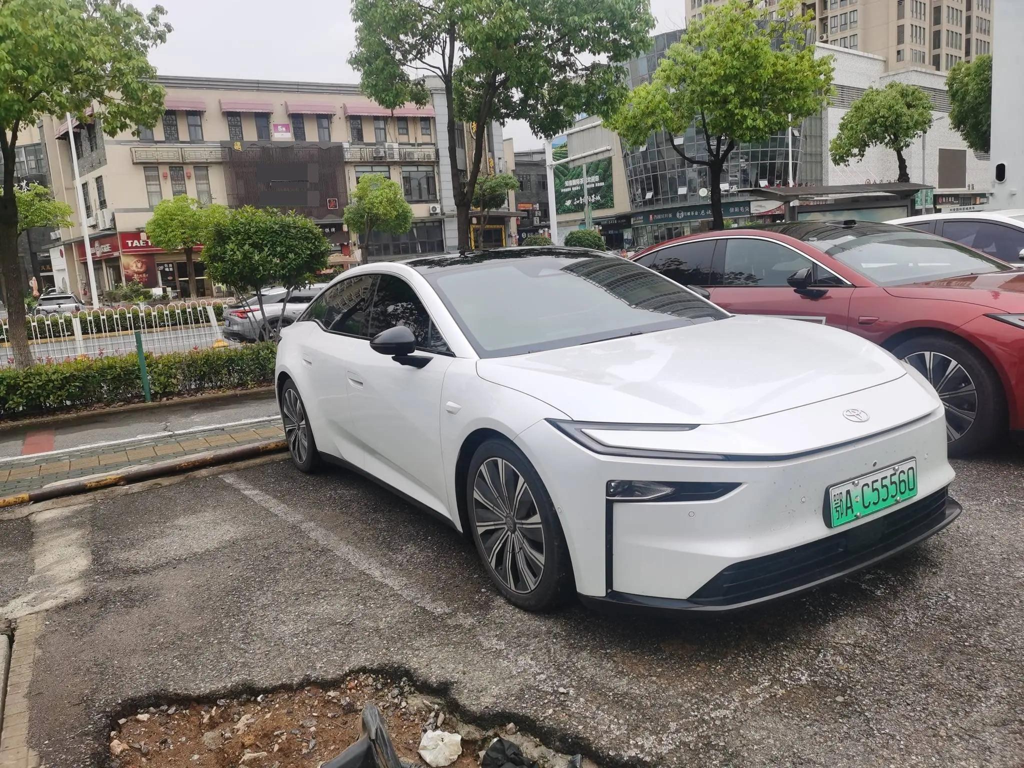 Toyota 2026 Platinum Intelligence 7 700 Max Automatic Gear 2