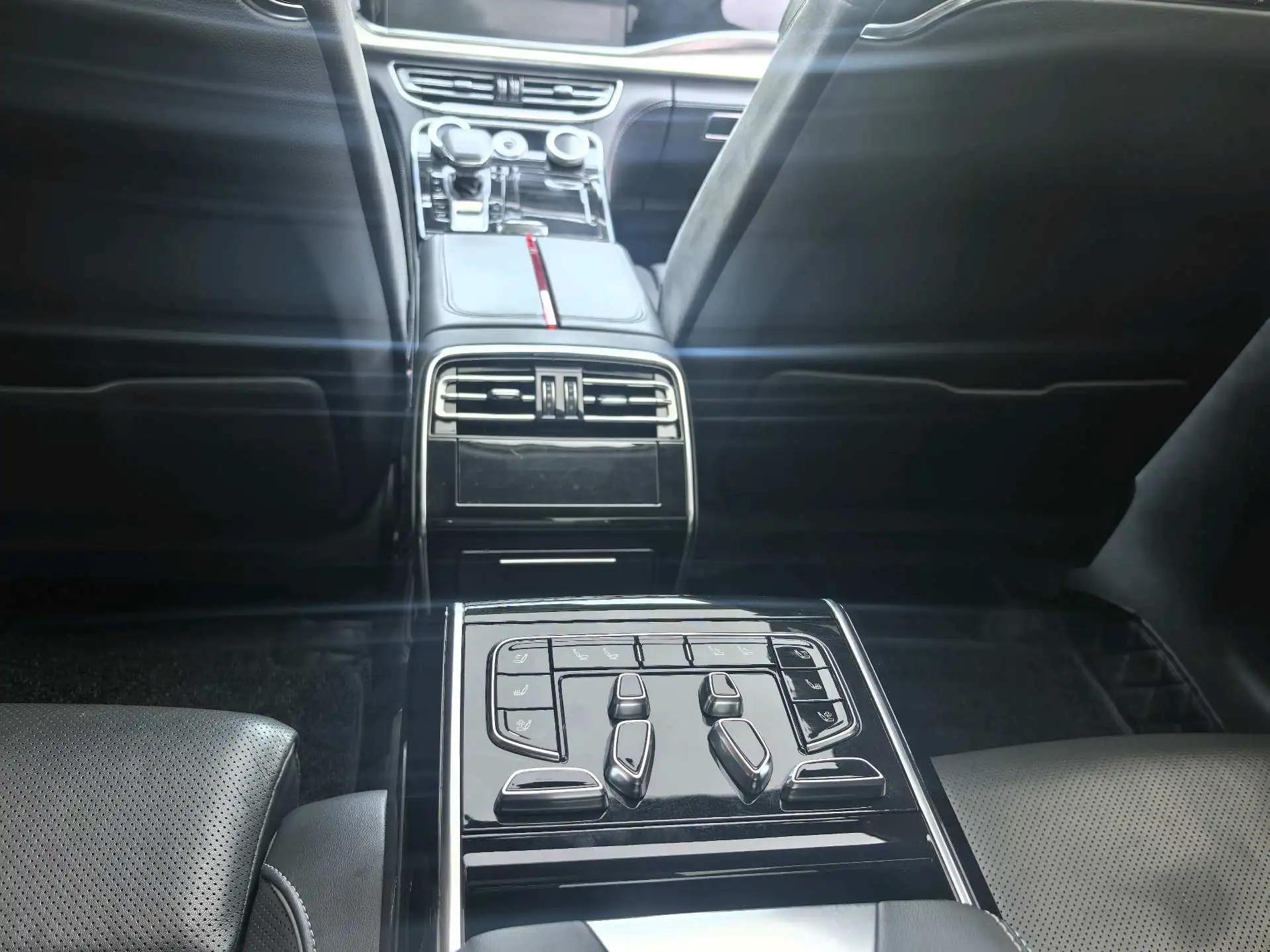HongQi H9 2020 2.0T Zhilian Qichang Edition 11