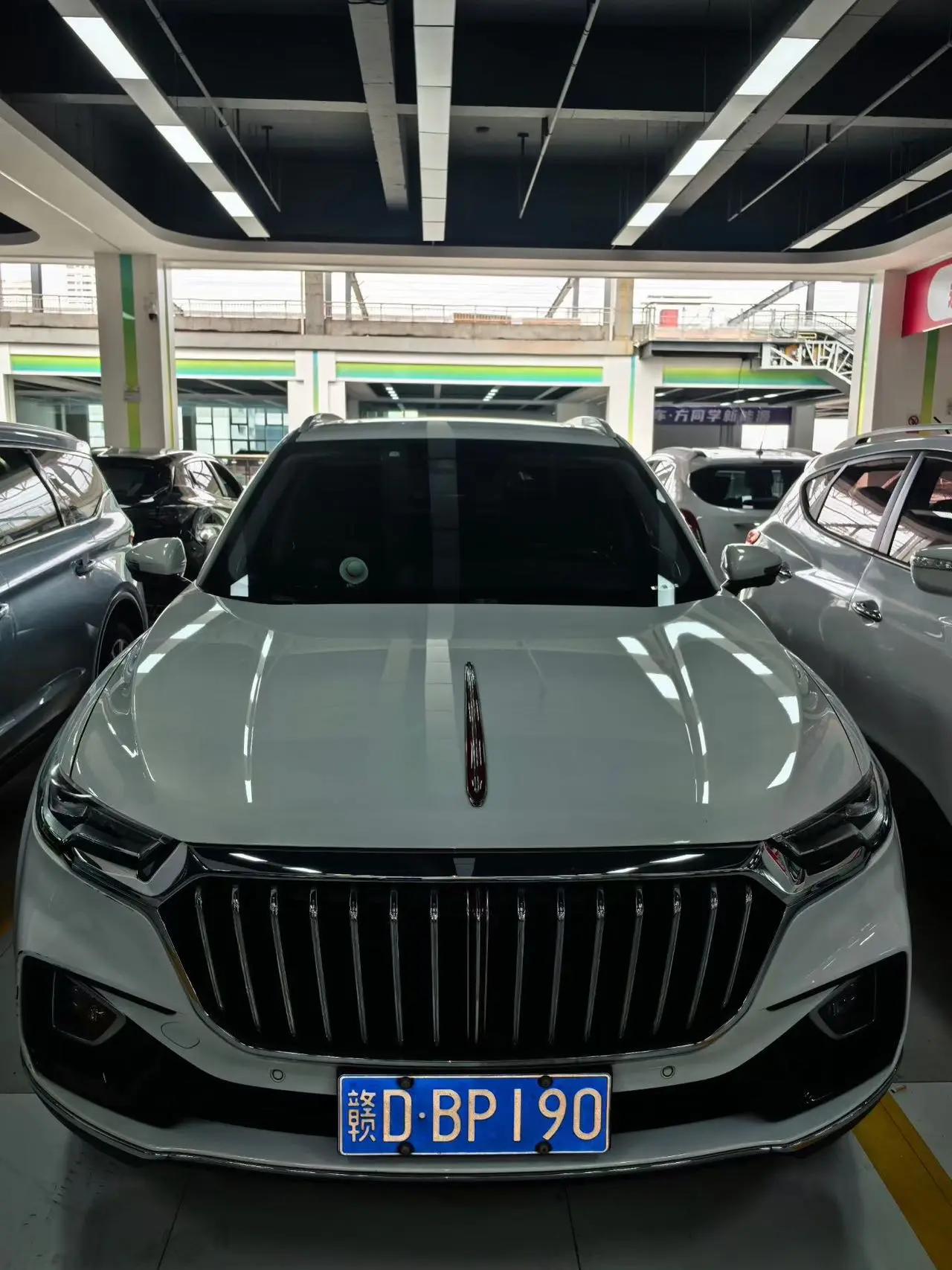 HongQi HS5 2019 2.0T Smart Flag Enjoy Four-wheel Drive Edition 2