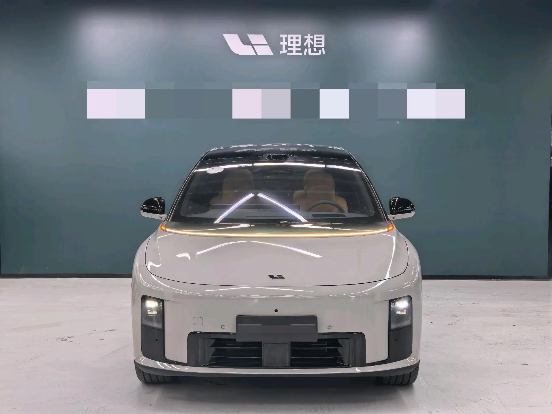 Li 2025 i8 Standard Edition Automatic 3