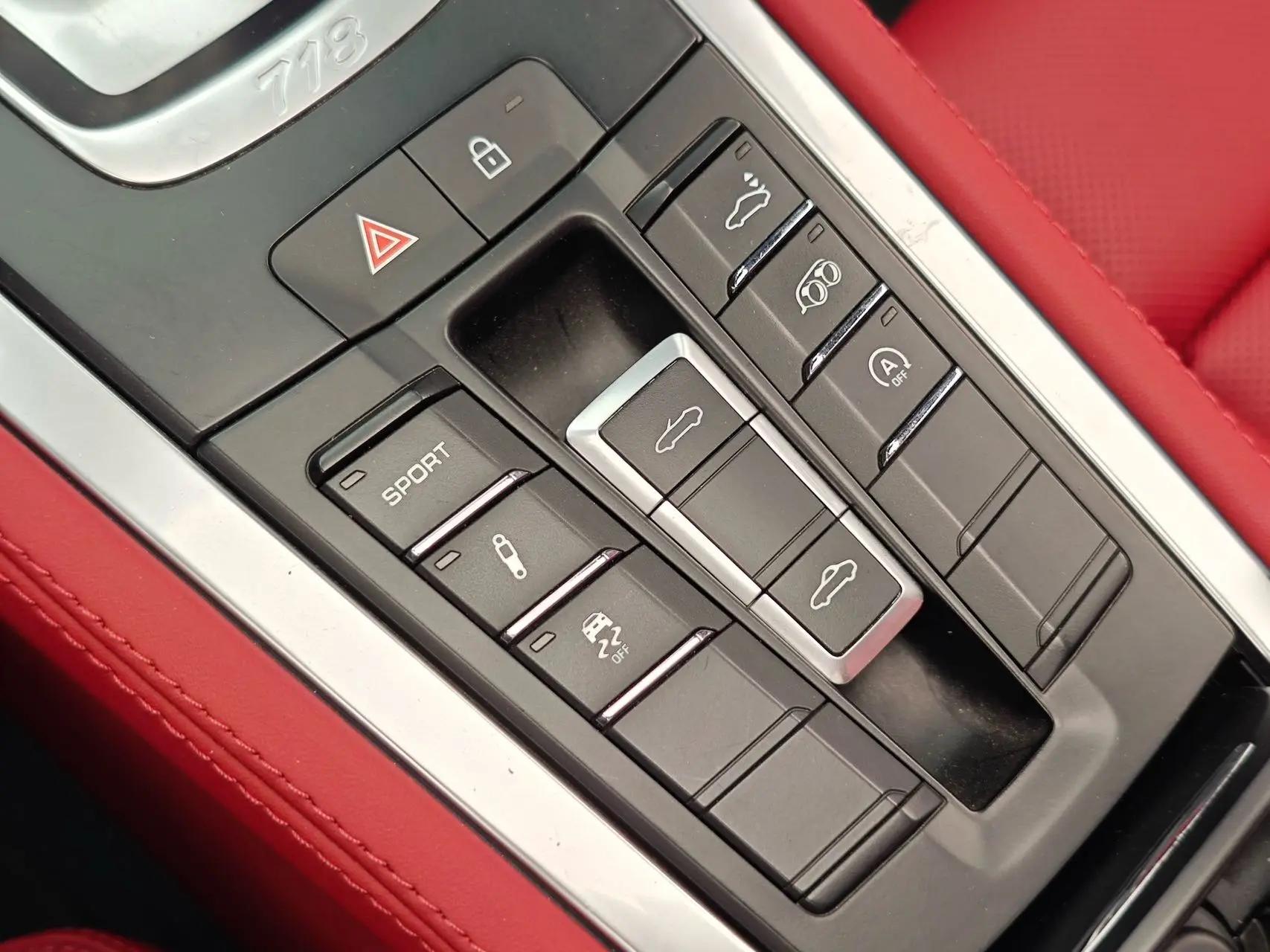 Porsche 718 2022 Boxster 2.0T 4