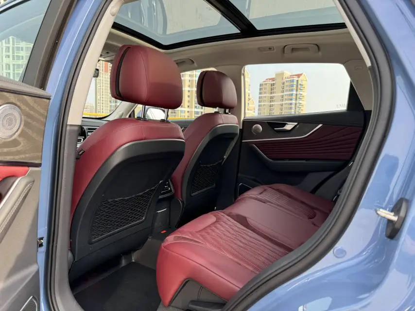 HongQi HS5 2023 model 2.0T all-wheel-drive Flag Leader Pro version 5