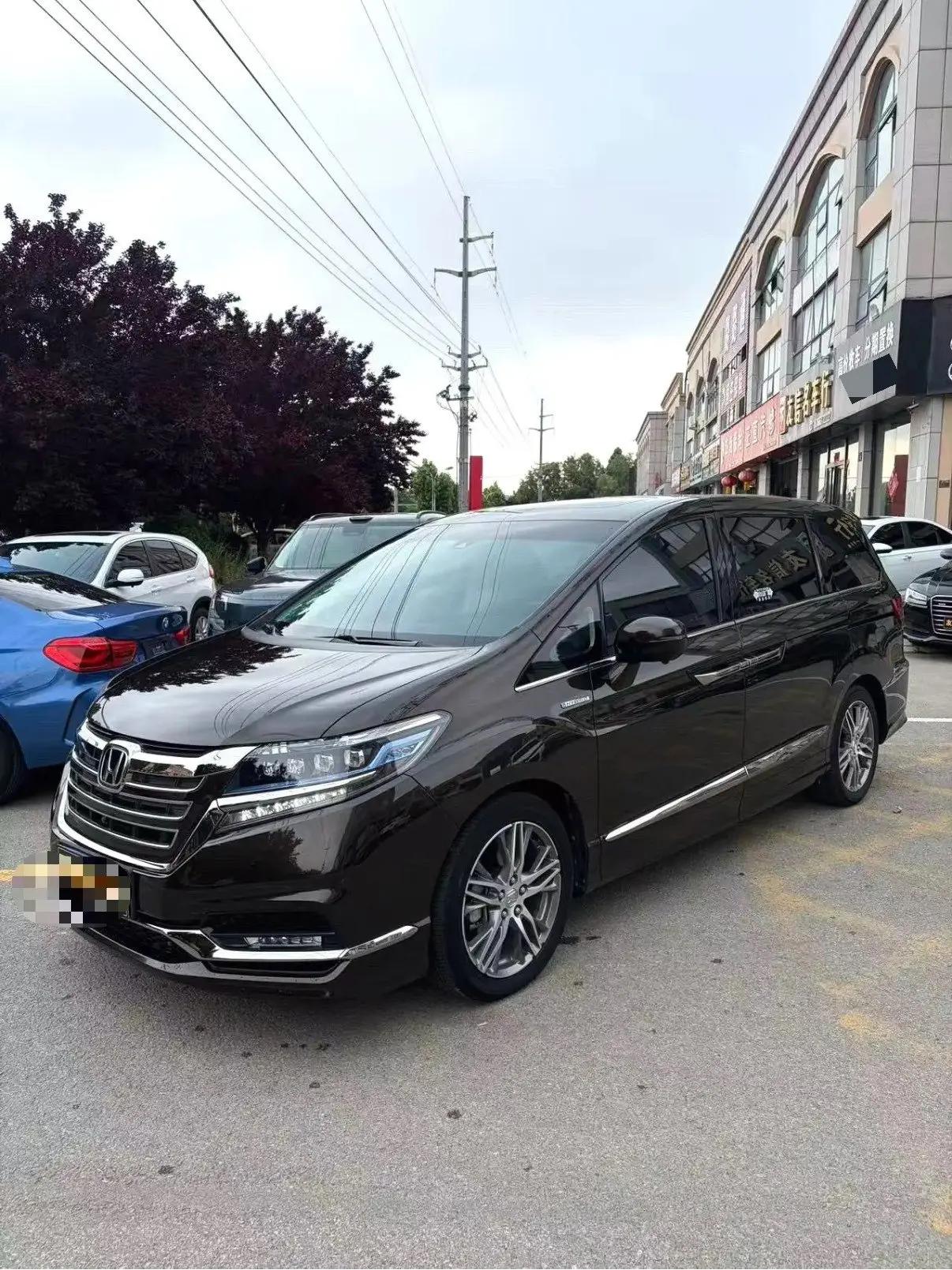 Elyson 2019 2.0L Hybrid Deluxe Edition