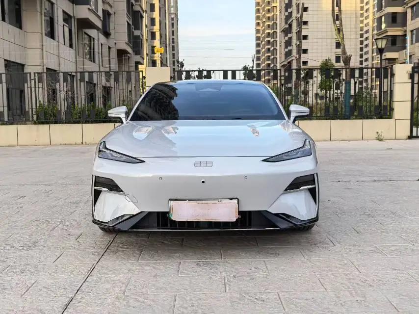 Geely Galaxy 2025 Model E8 700km Long-Range Intelligent Driving Version Automatic 2