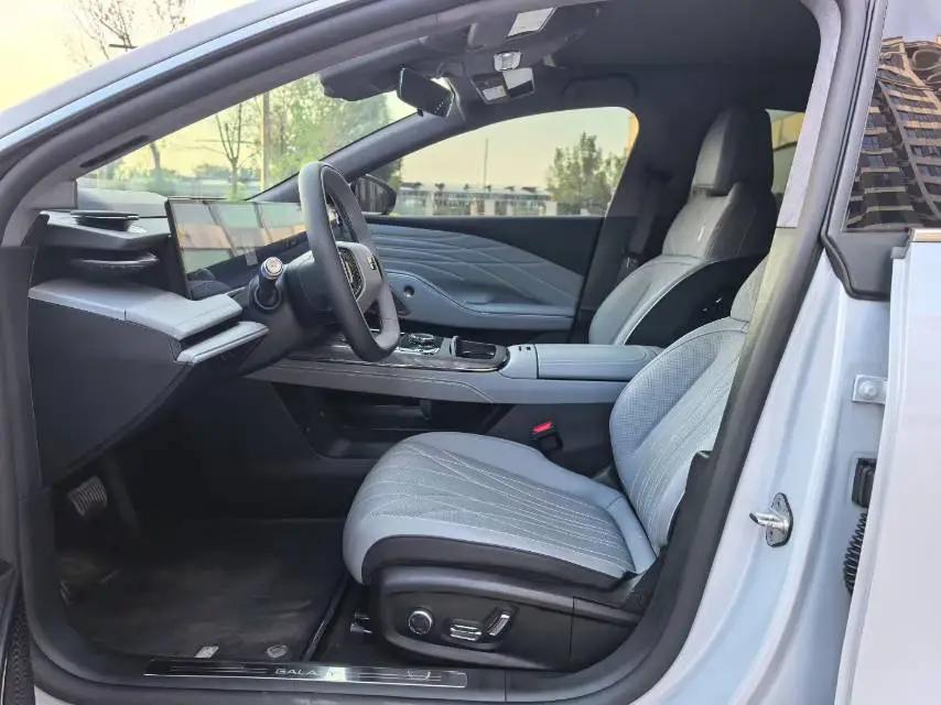 Geely Galaxy 2025 Model E8 700km Long-Range Intelligent Driving Version Automatic 4