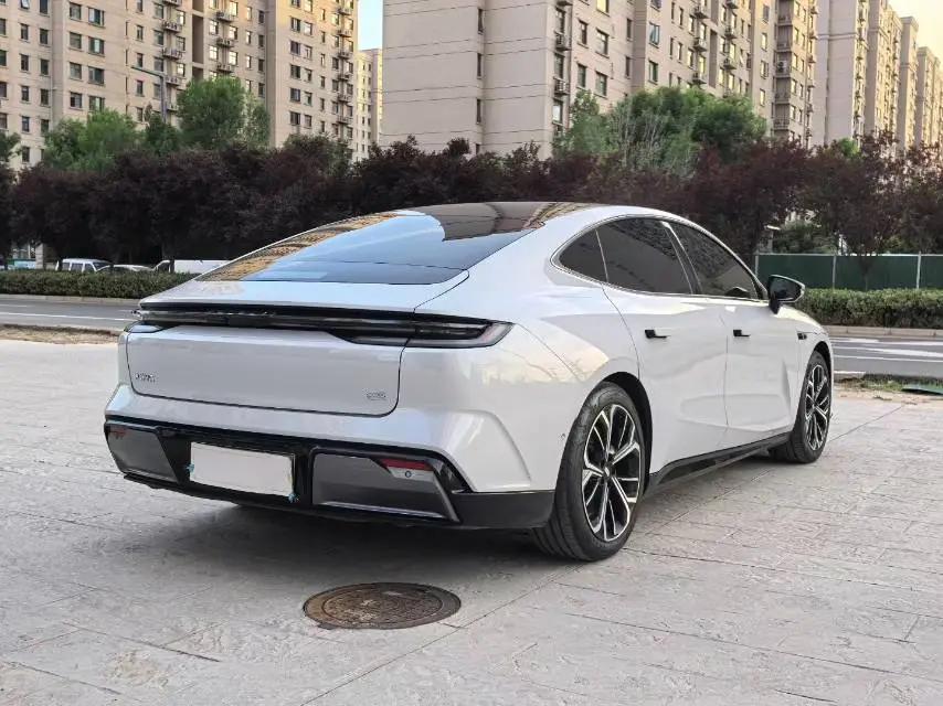 Geely Galaxy 2025 Model E8 700km Long-Range Intelligent Driving Version Automatic 9