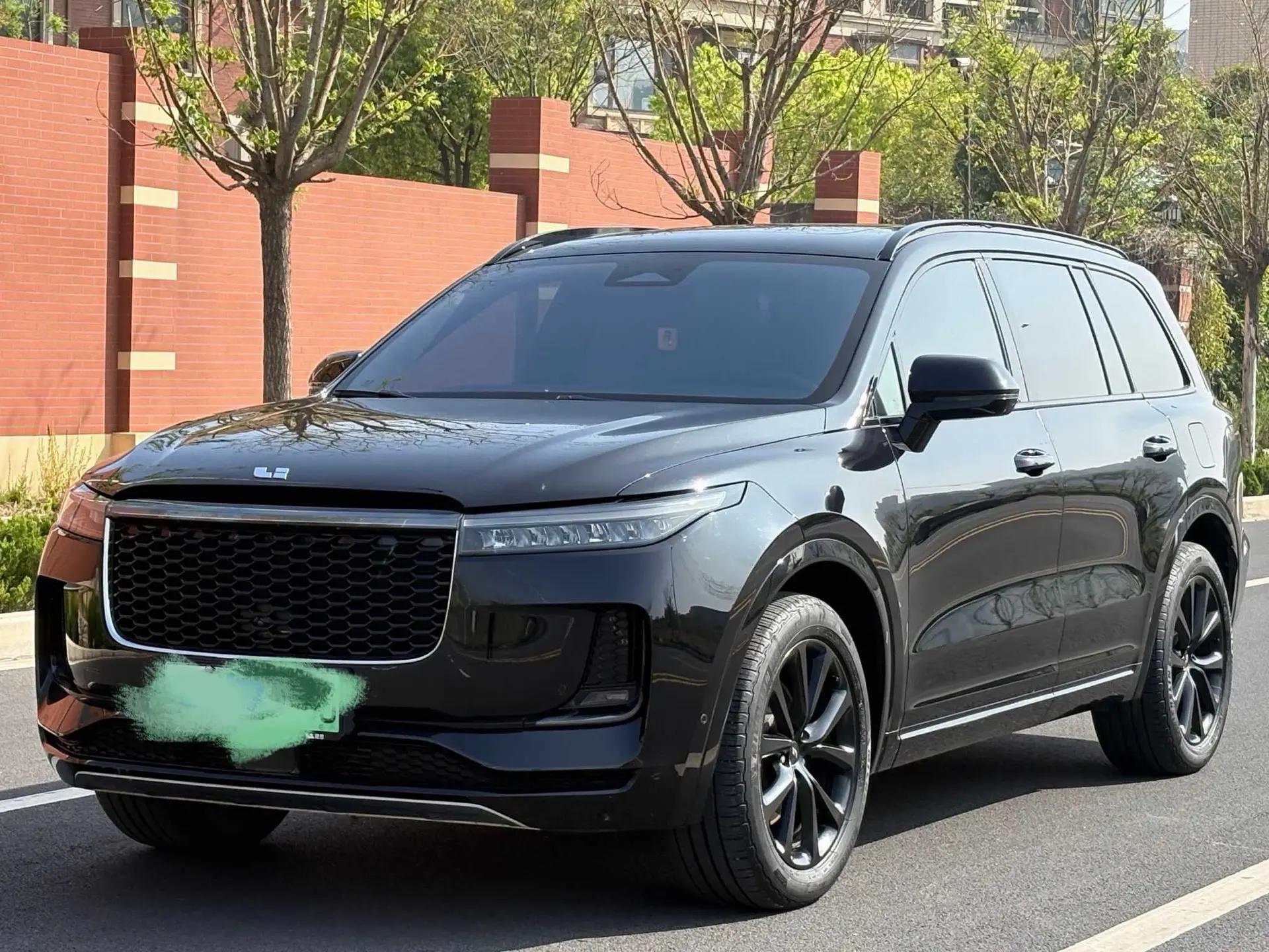 Li ONE 2021 extended 6-seat version