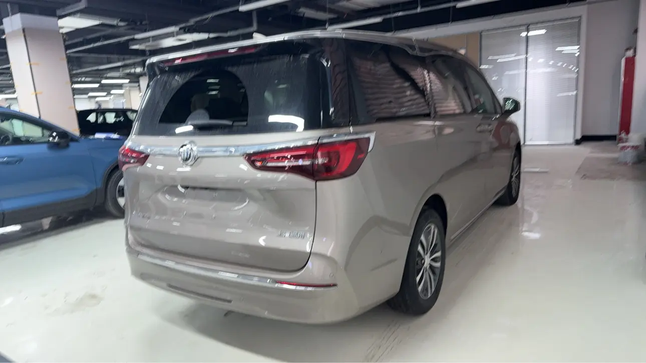 Buick GL8 2023 ES Lu Zun 653T Premium 6