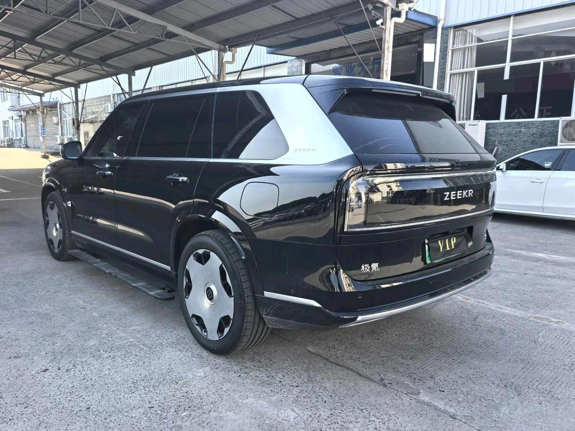 Zeekr 2025 Zeekr 9X 2.0T Ultra 55kWh automatic gear 4
