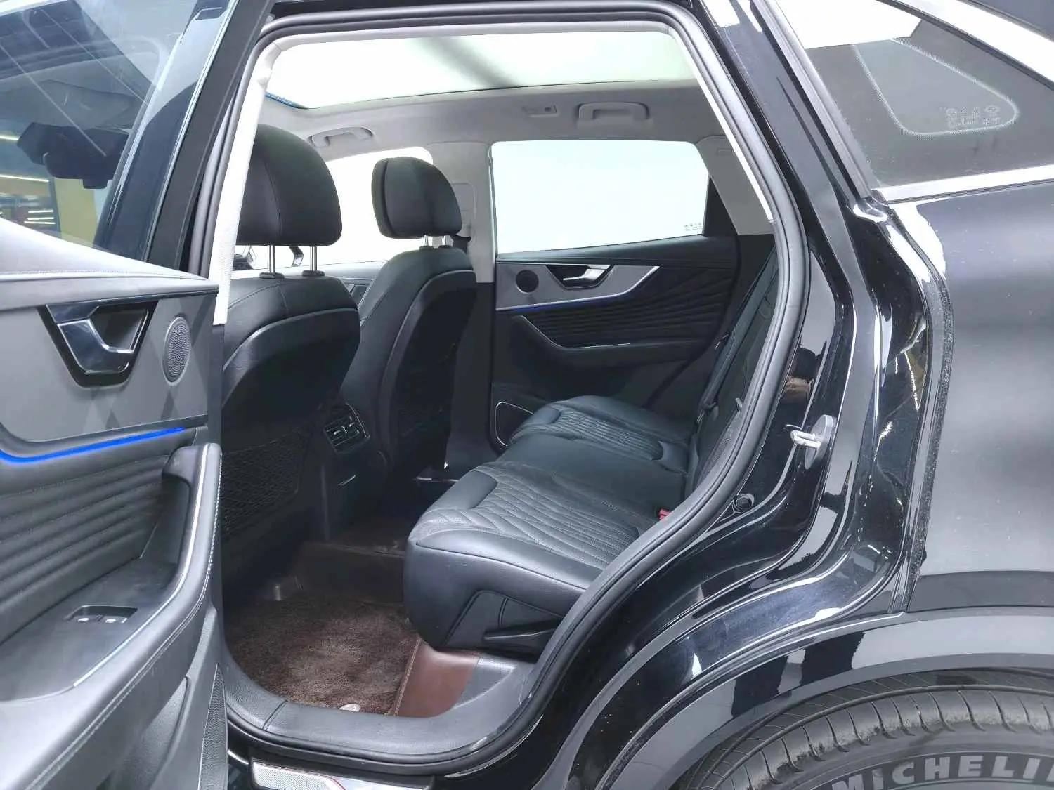 HongQi HS5 2023 2.0T 4WD Flag Pro Edition 4