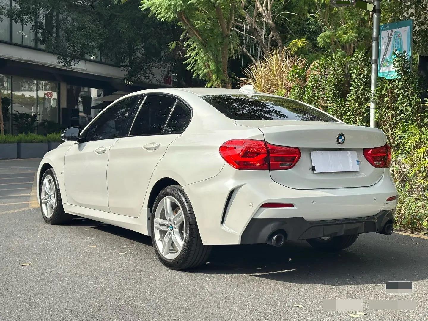 BMW 1 Series 2022 120i M Sports Obsidian Night Edition 3
