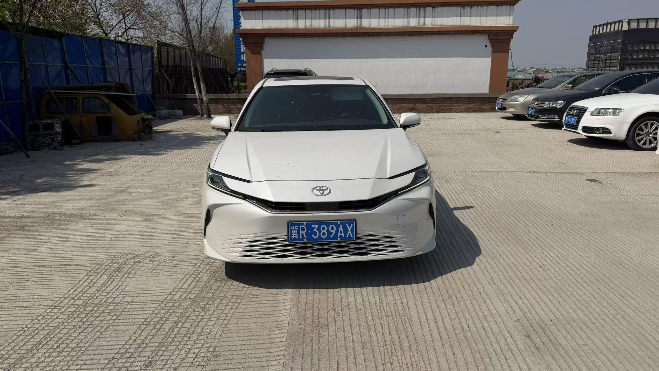 Toyota 2024 Camry Dual Engine 2.0HGVP Stepless Deluxe Automatic Gear 2