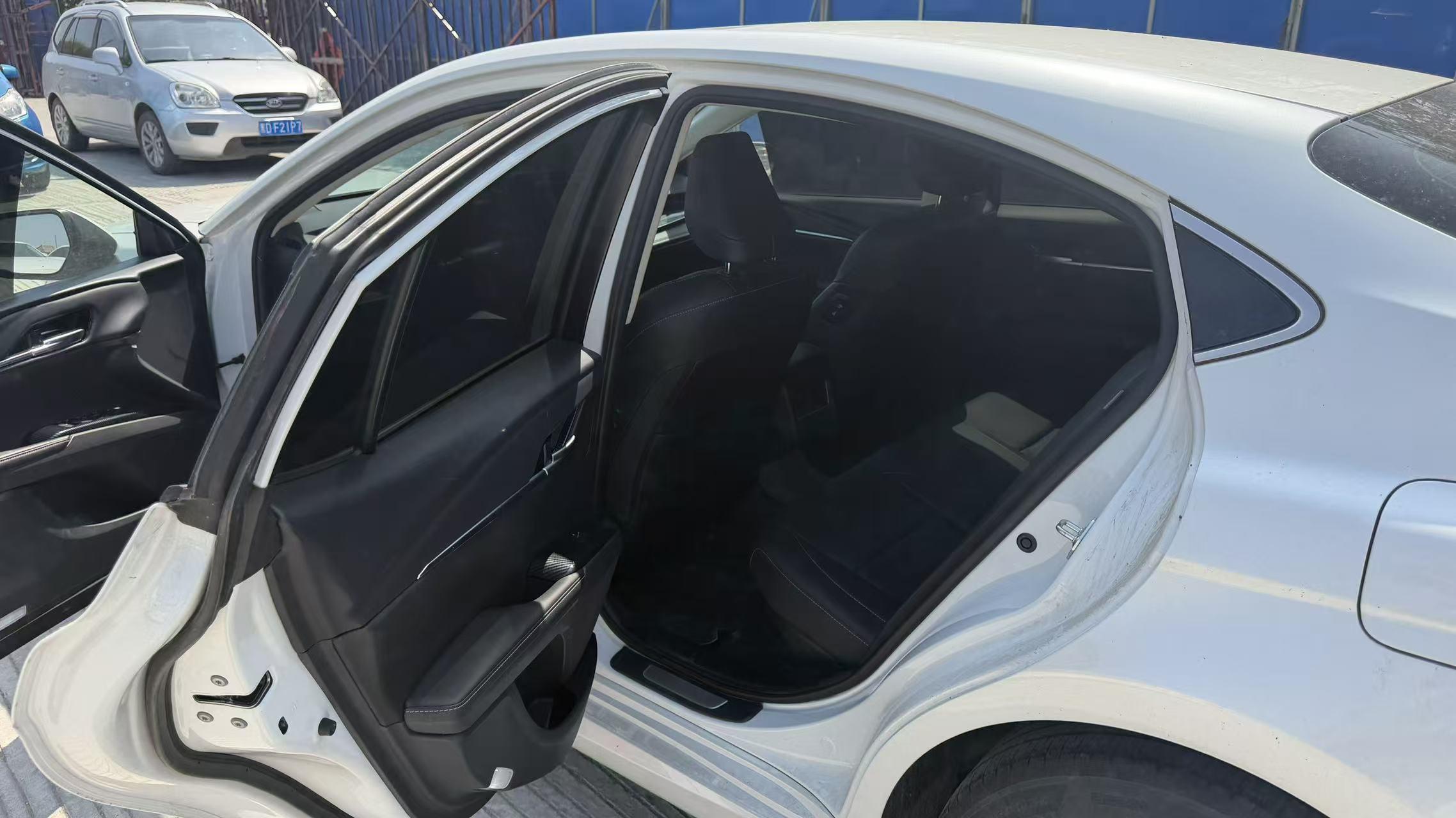 Toyota 2024 Camry Dual Engine 2.0HGVP Stepless Deluxe Automatic Gear 4