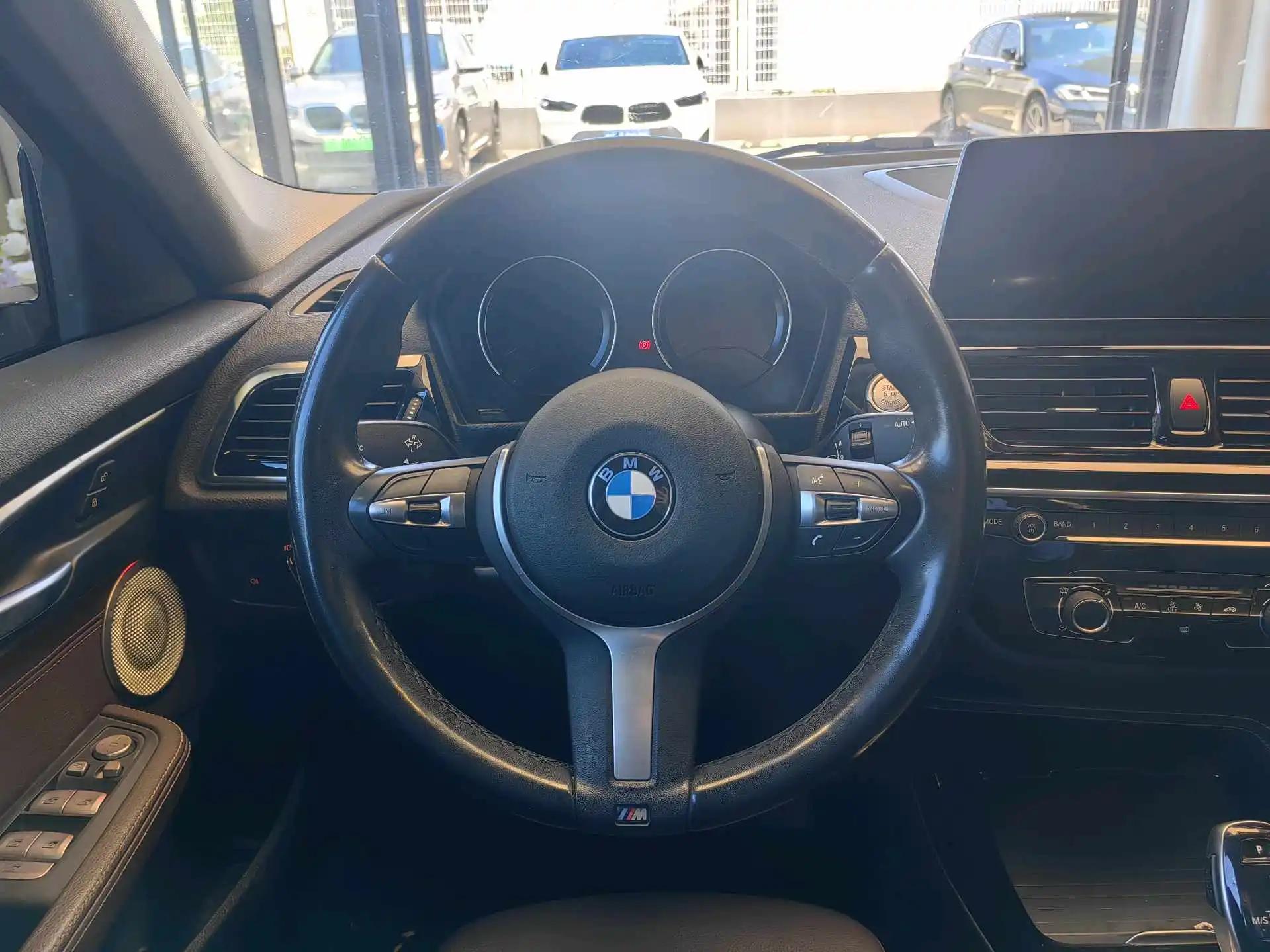 BMW 1 Series 2022 125i M Sports Obsidian Night Edition 8