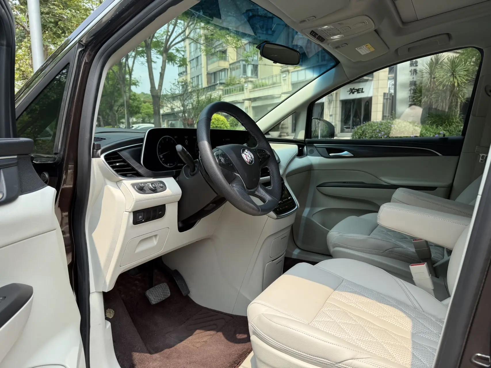 Buick GL8 2021 ES Lu Zun 653T Comfort 6