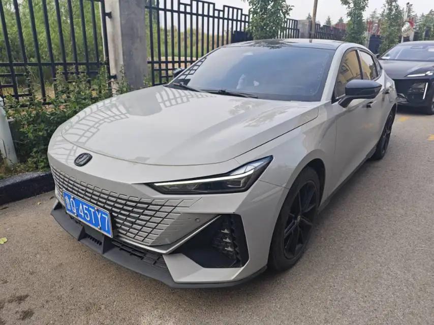 ChangAn 2023 UNI-V 1.5T Prestige Automatic