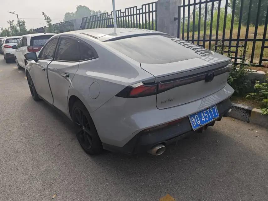 ChangAn 2023 UNI-V 1.5T Prestige Automatic 2