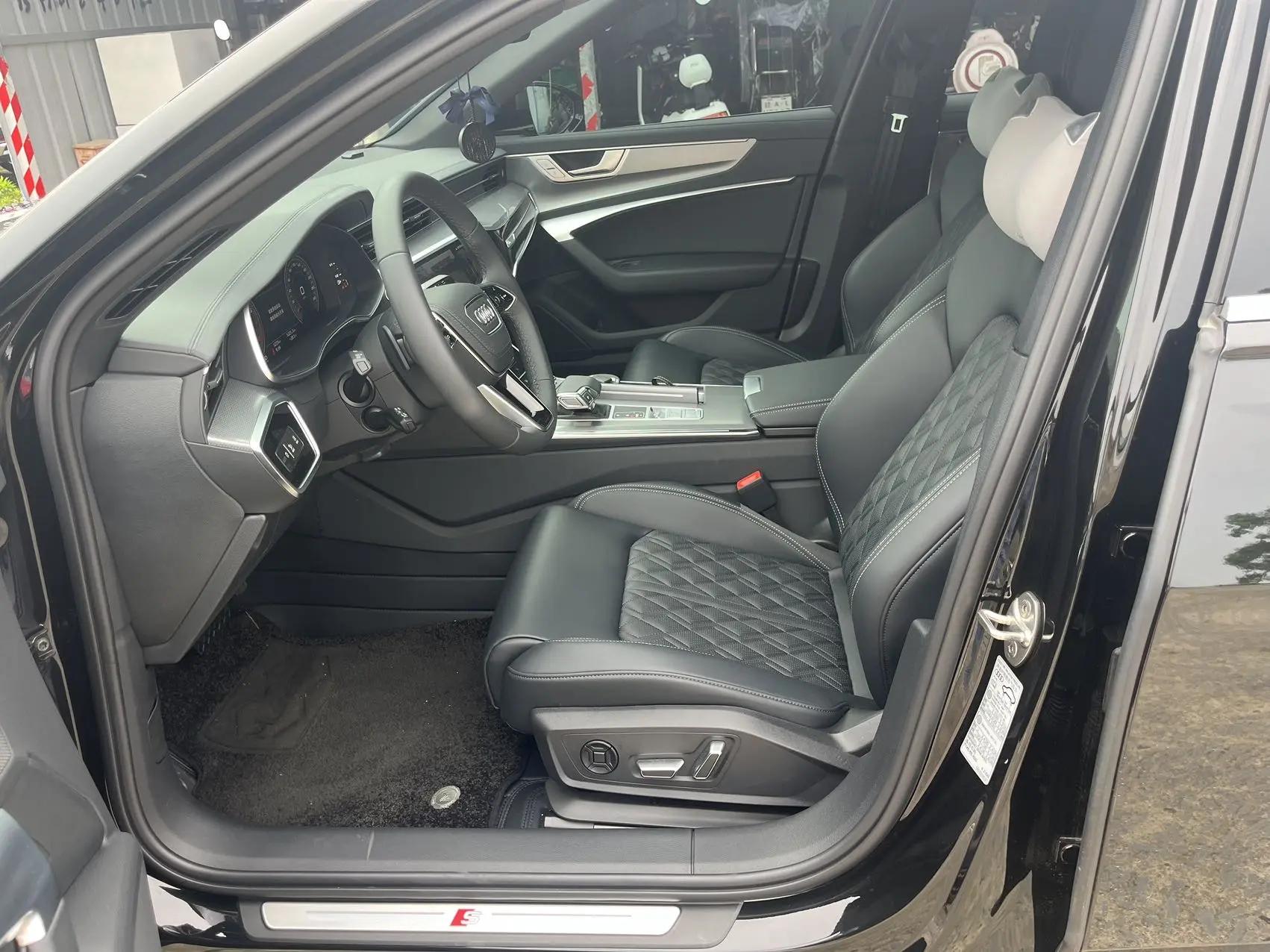 Audi 2025 A6L 2.0TFSI 45TFSI Prestige Dynamic Model (Restyled) Automatic 3