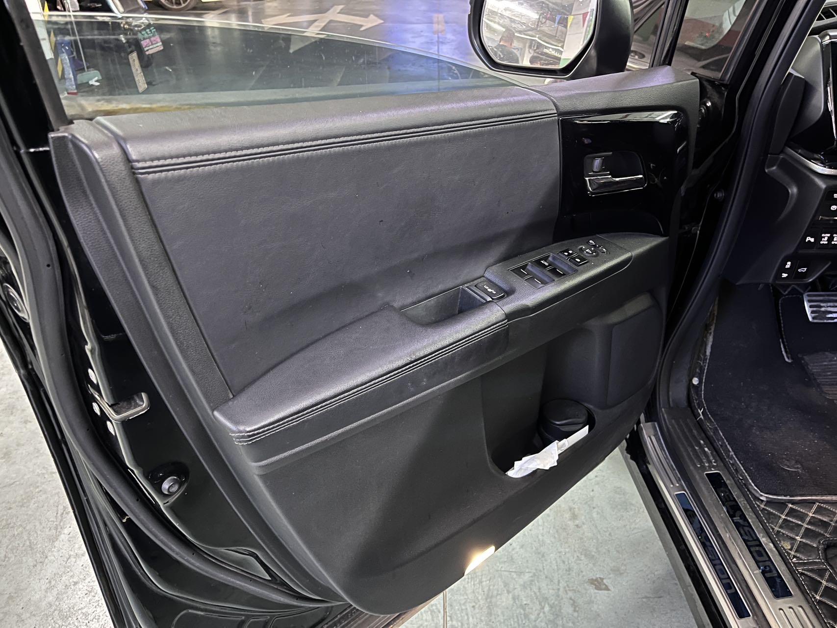 Elyson 2019 2.0L Hybrid Deluxe Edition 6