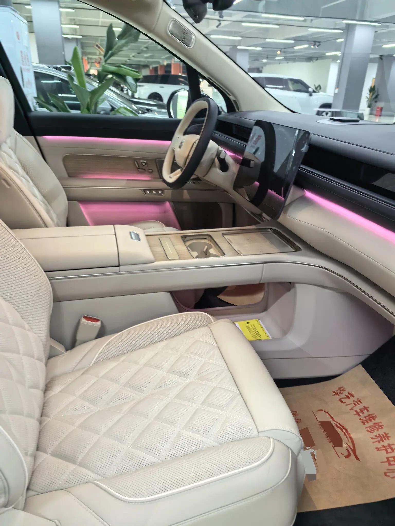NIO 2026 ES8 6-Seater Executive Luxury Edition Automatic 3