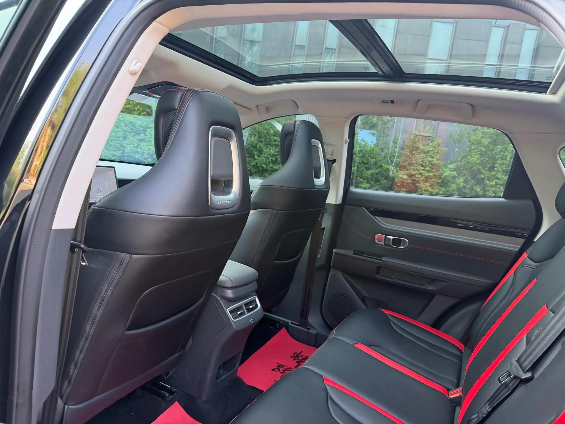 Jetour 2025 Dasheng 1.5T Deluxe Edition Automatic Gear 9