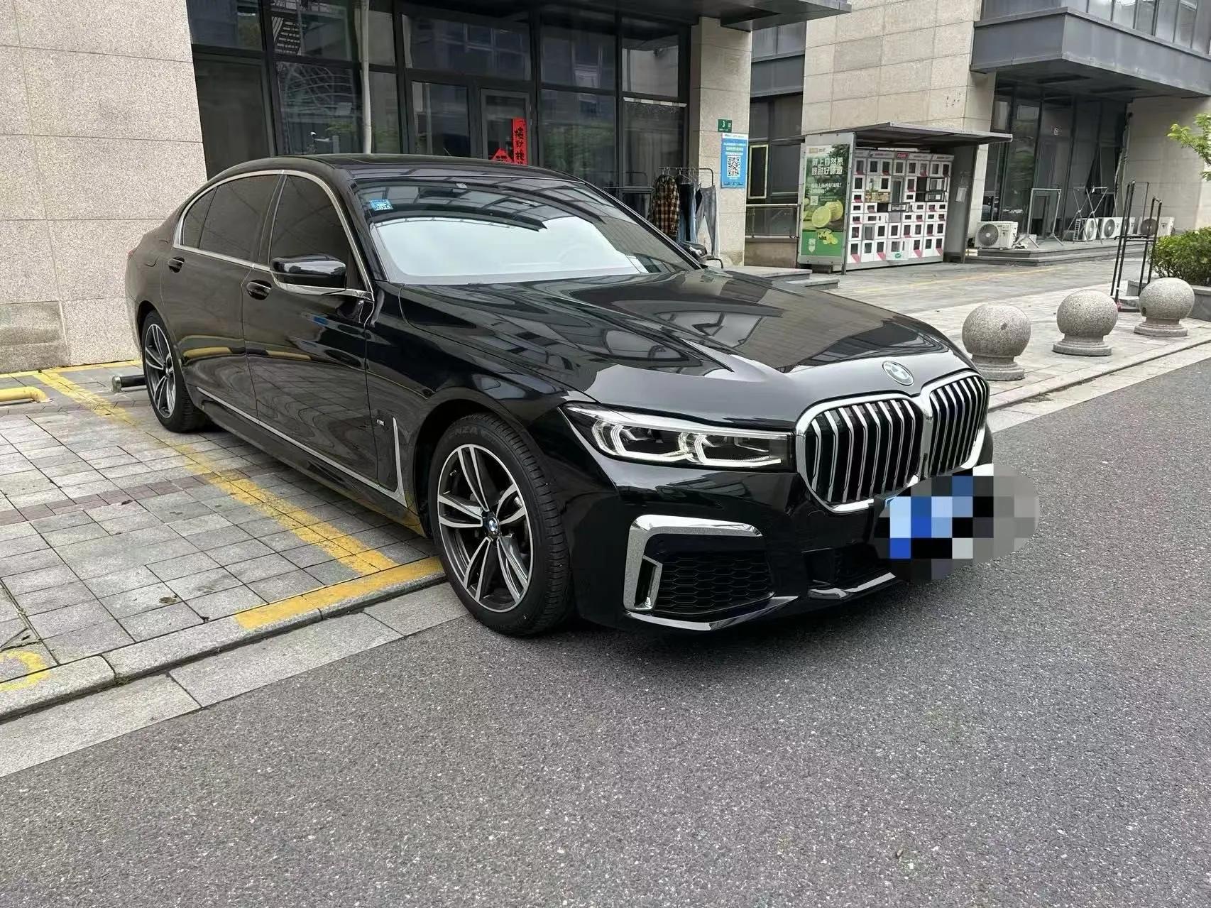 BMW 7 Series 2021 730Li M Sports Suit 2