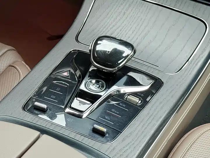 Han 2022 DM-i 121KM exclusive 18