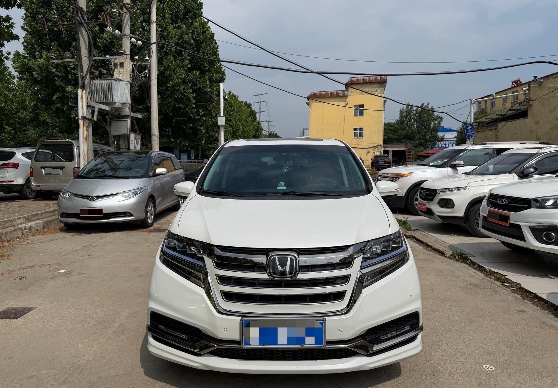 Elyson 2019 2.0L Hybrid Deluxe Edition 2