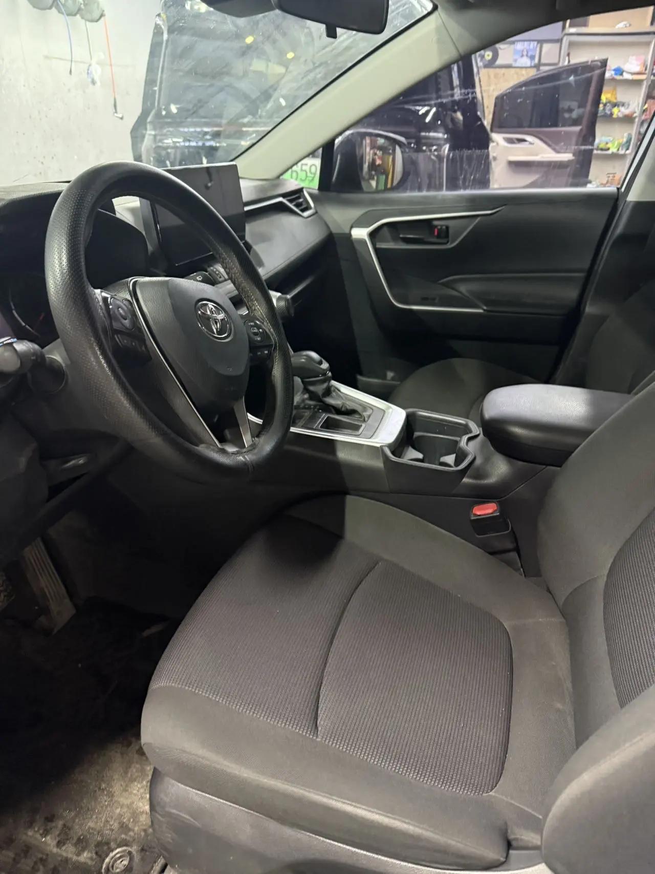 Toyota 2023 RAV4 Rongbo 2.0 Stepless Two-Drive City Edition Automatic Gear 4