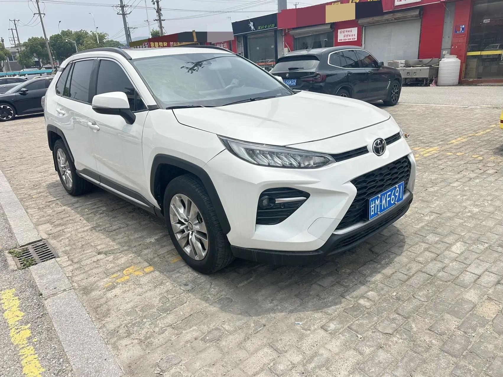 Toyota 2023 Wildlander 2.0 CVT Front-Wheel Drive Urban Edition Automatic 3