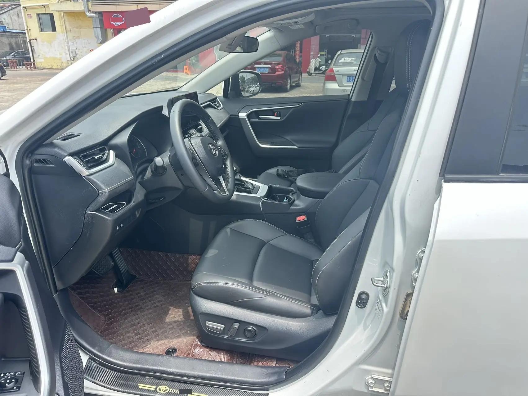 Toyota 2023 Wildlander 2.0 CVT Front-Wheel Drive Urban Edition Automatic 7