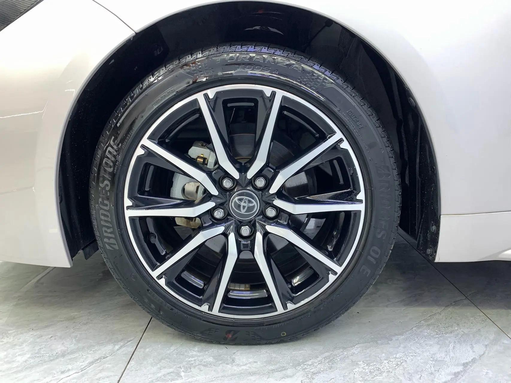 Toyota 2023 Lei Ling Shuangqing 1.8 Stepless Intelligent Electric Hybrid Sports Edition Automatic Gear 9