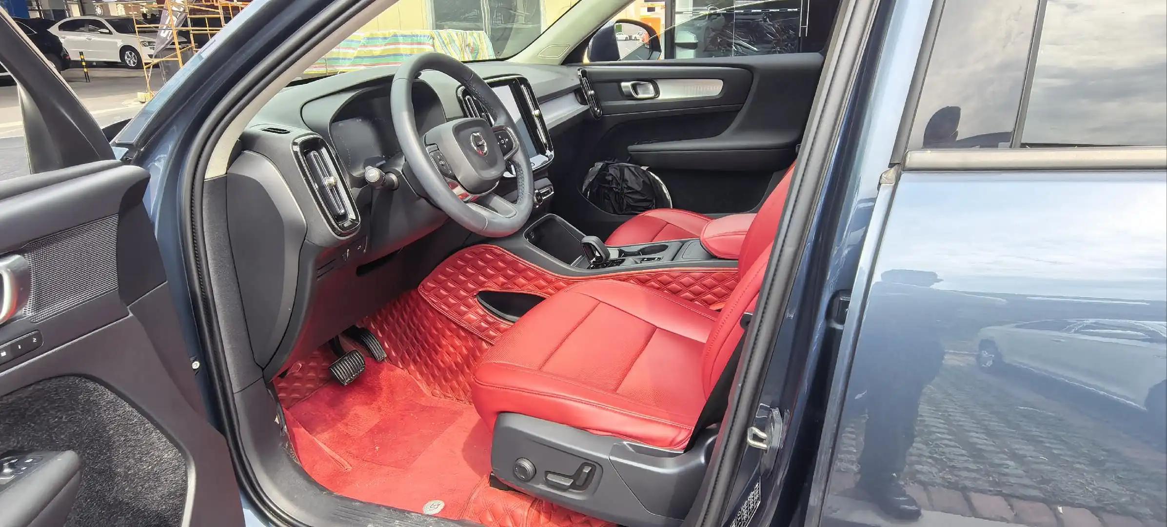 Volvo XC40 2022 T4 4-wheel drive smart fashion version 3