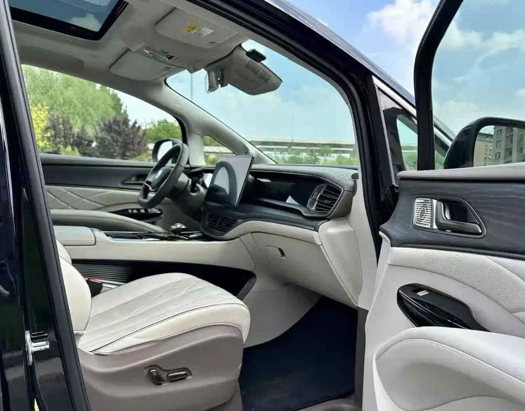 Denza D9 2022 DM-i 970 four-wheel drive flagship 4
