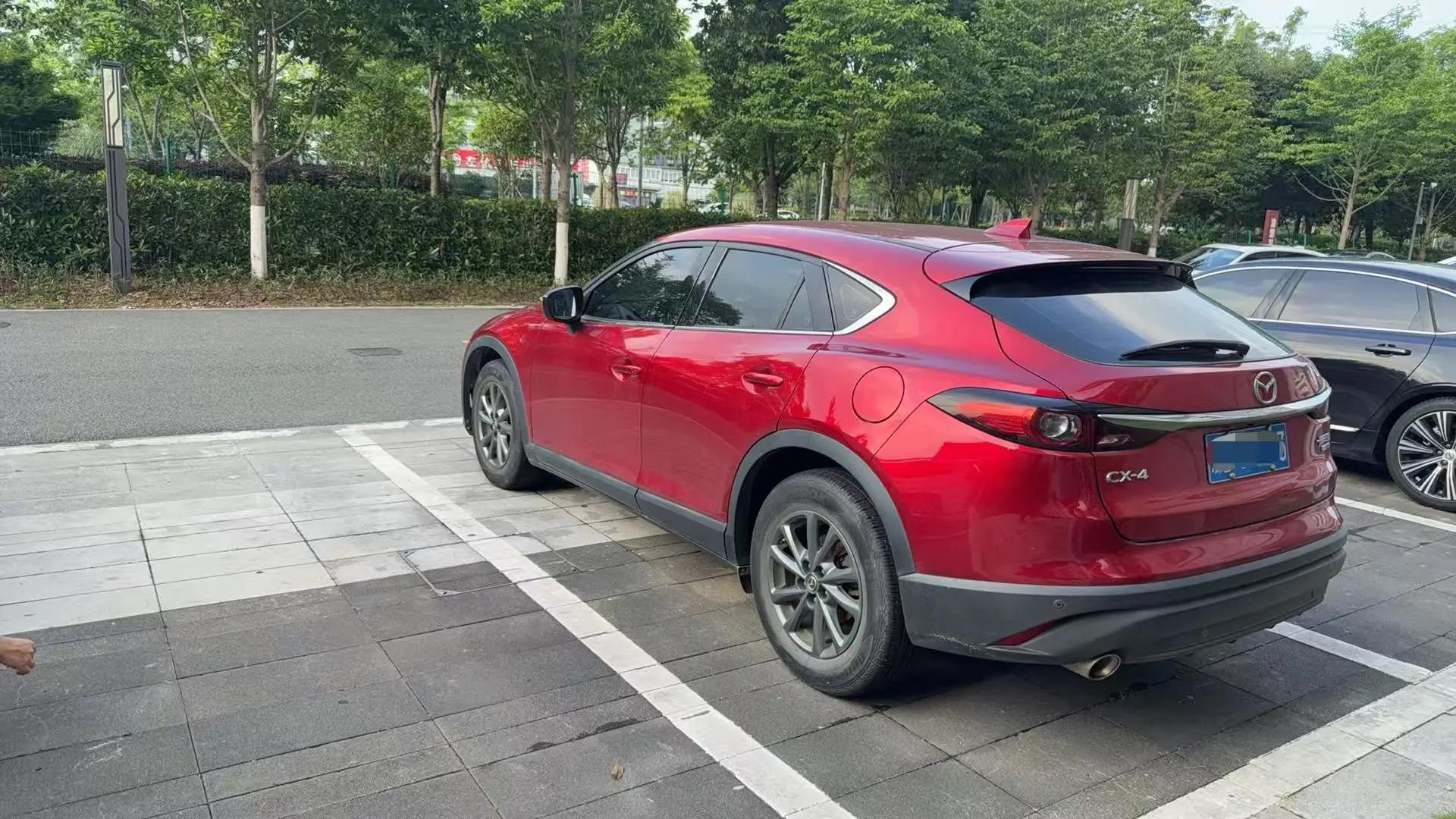 Mazda CX-4 2020 2.0L Automatic Two-Drive Blue Sky Youth Edition 2