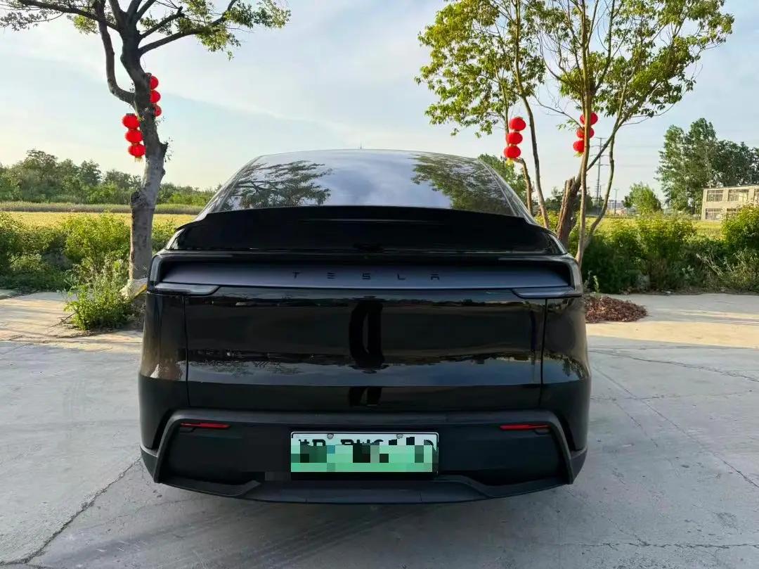 Tesla 2025 Model Y Long Range All-Wheel Drive Automatic 2