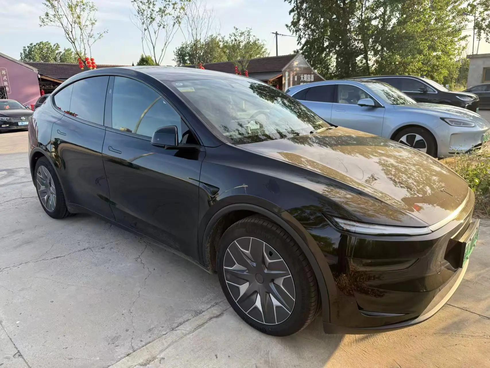 Tesla 2025 Model Y Long Range All-Wheel Drive Automatic 6