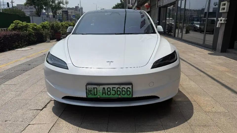 Tesla 2025 Model 3 Rear-Wheel Drive Automatic 7