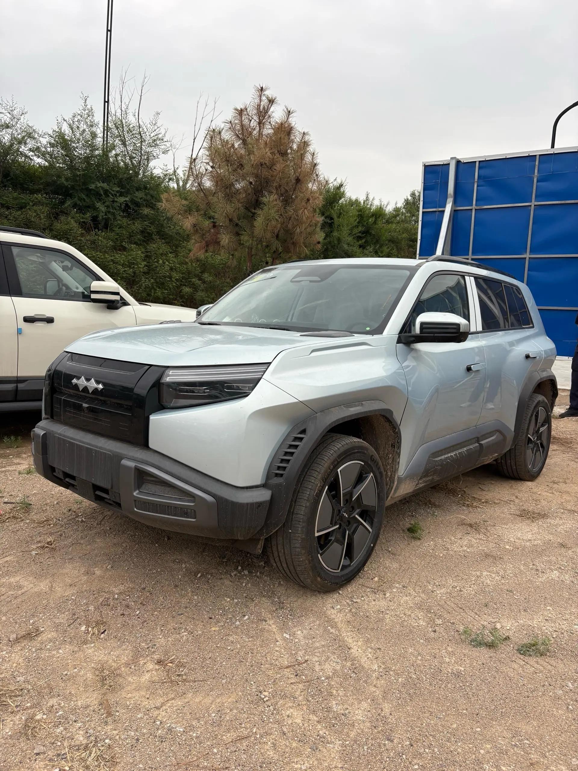 Open image lightbox: FangChengBao 2025 Titanium 3 501km Four-Wheel Drive Intelligent Driving Max Edition Automatic