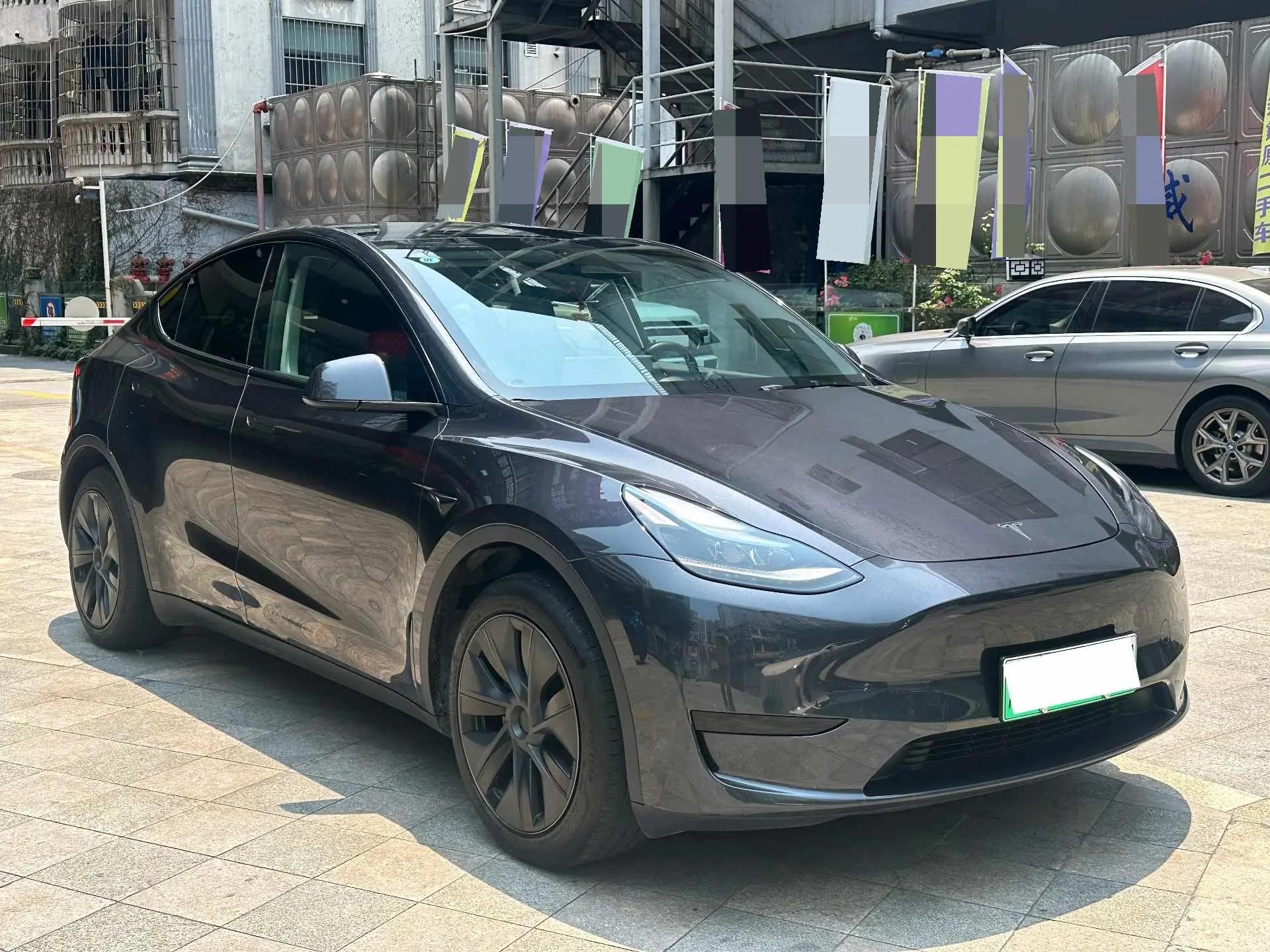 2024 Model Y Rear-Wheel Drive Edition 3