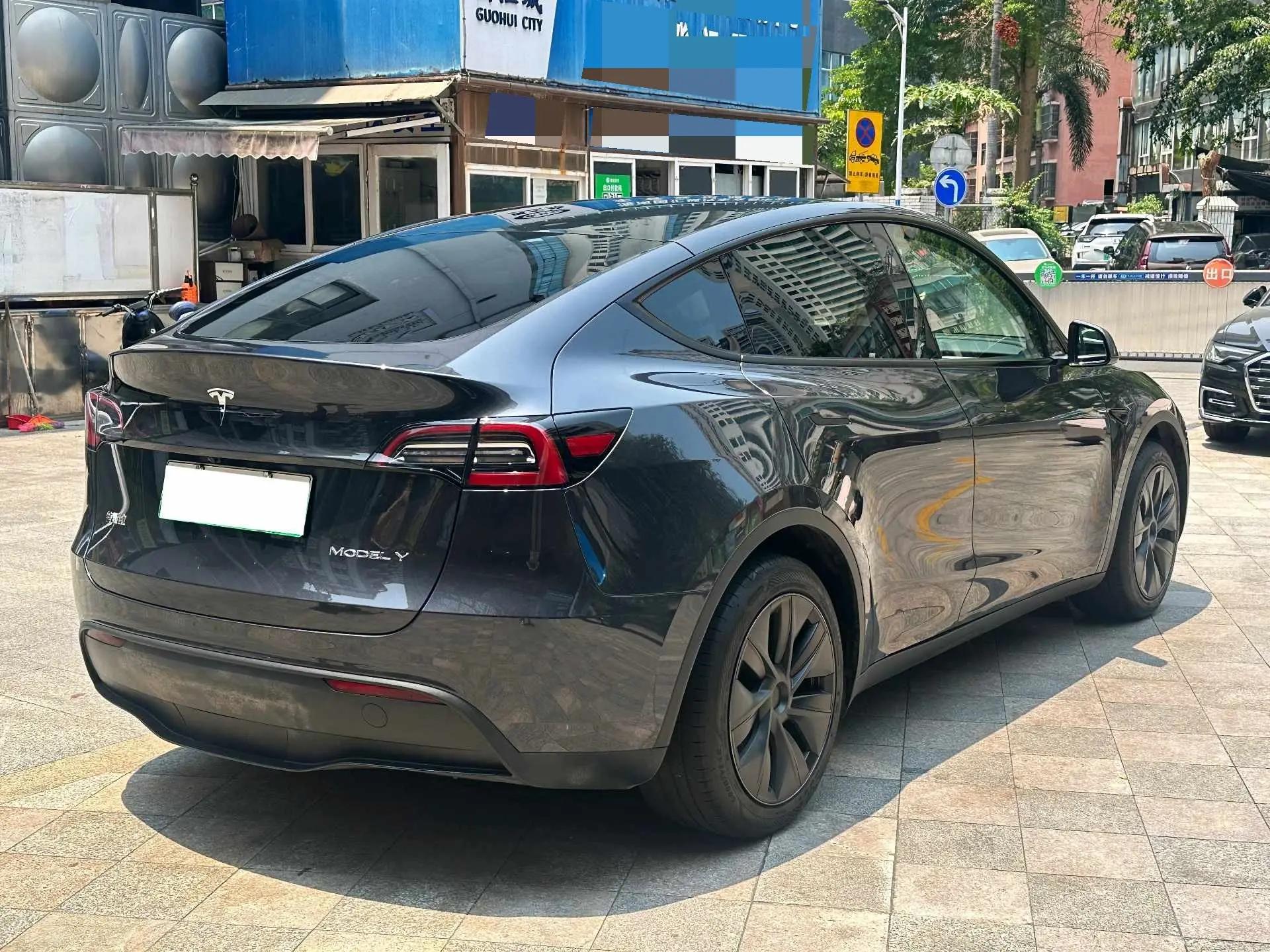 2024 Model Y Rear-Wheel Drive Edition 7