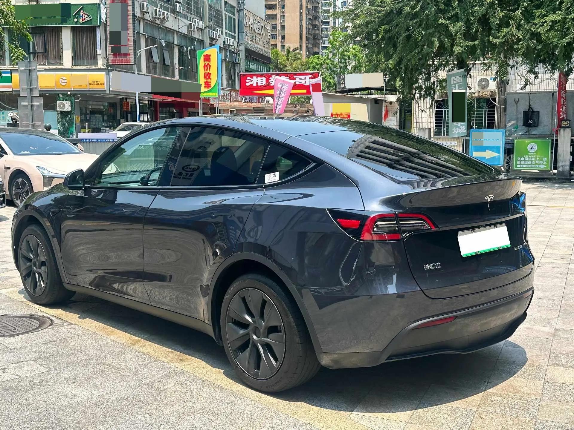 2024 Model Y Rear-Wheel Drive Edition 9