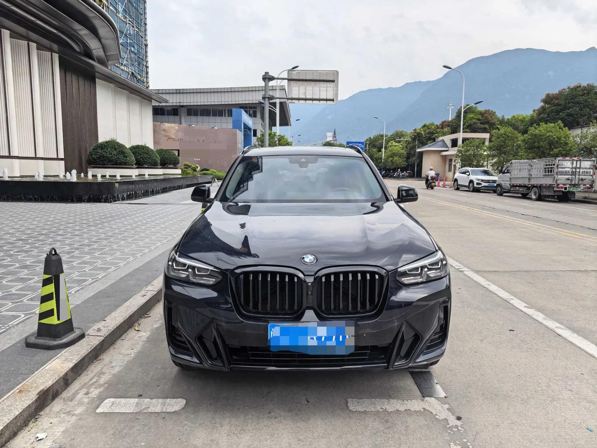 BMW 2023 X3 xDrive30i 2.0T Leading Model M Night Edition (Restyled) Automatic 3