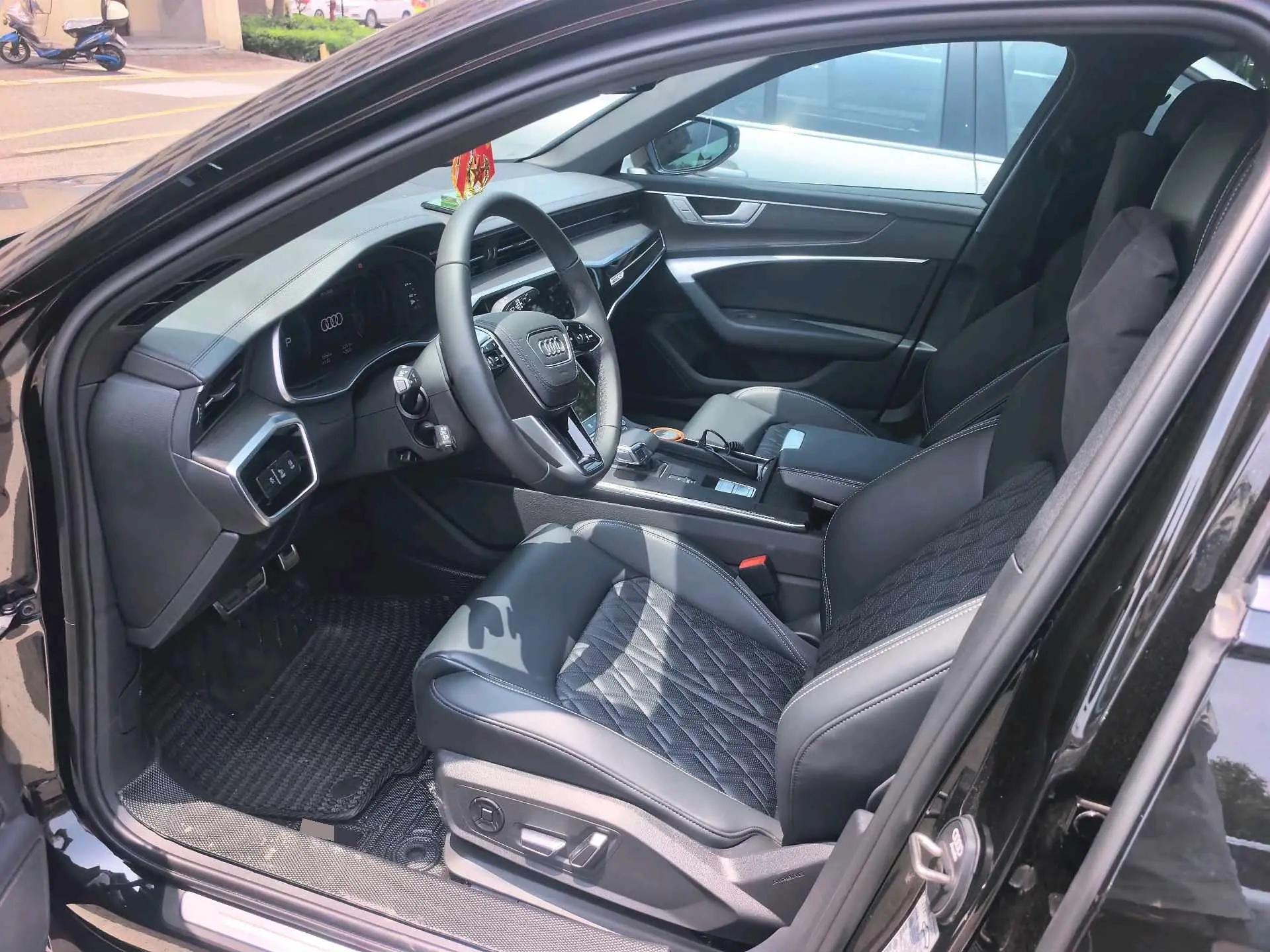Audi 2025 A6L 2.0TFSI 45TFSI Quattro Prestige Dynamic Edition Automatic 3