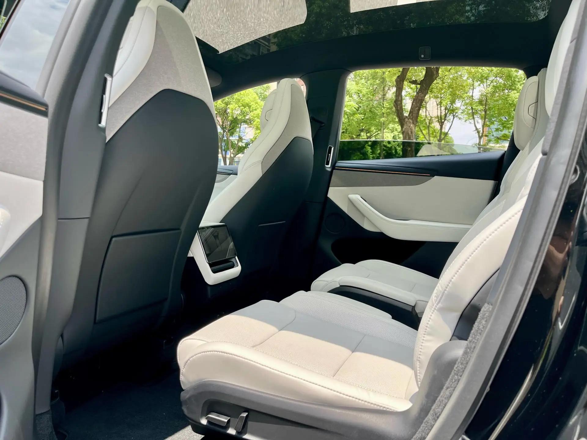 Tesla 2025 Model Y Long Range All-Wheel Drive Automatic 6