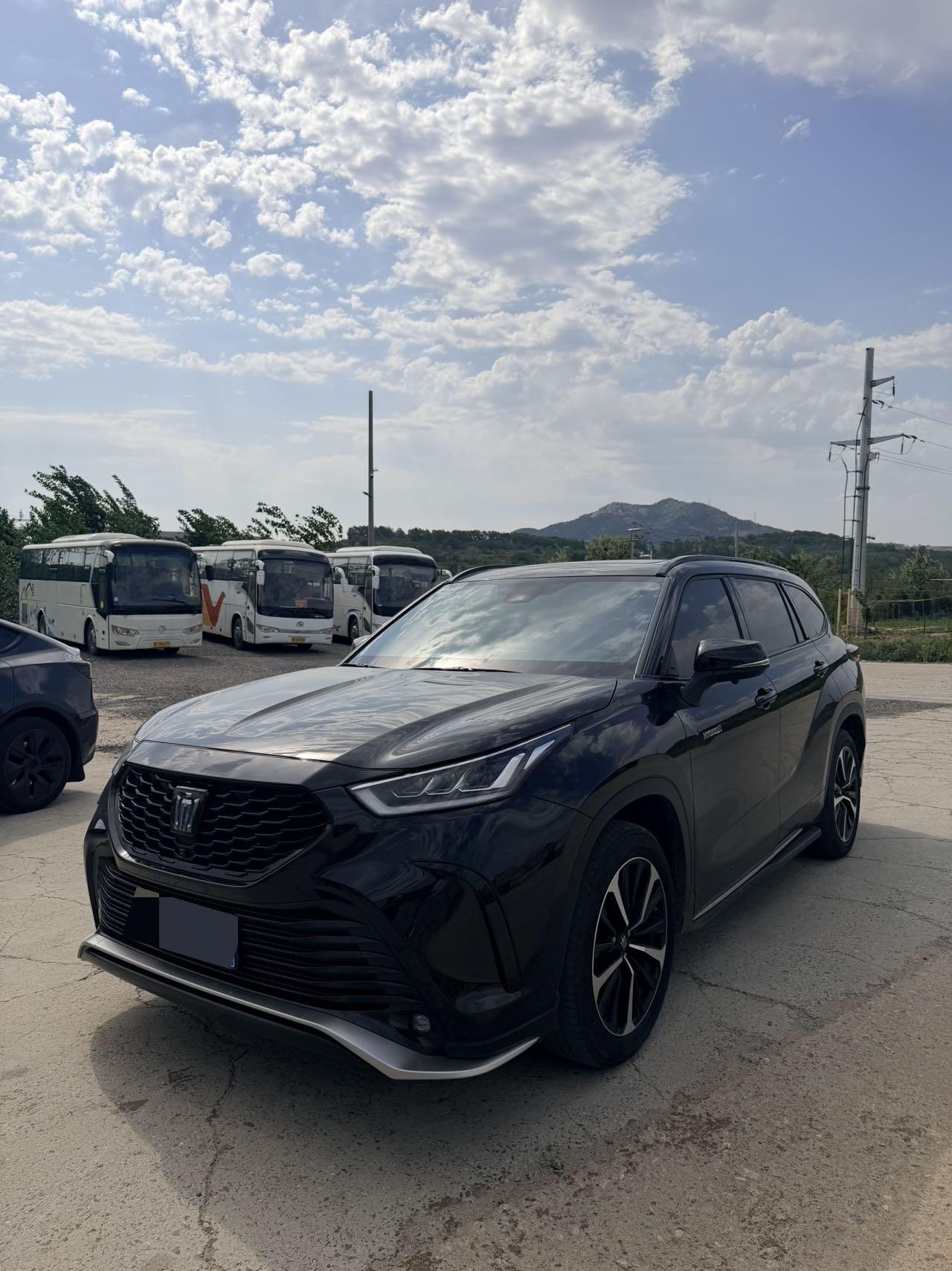 Toyota 2023 Crown Landfang 2.5 CVT Four-Wheel Drive Luxury Edition Automatic