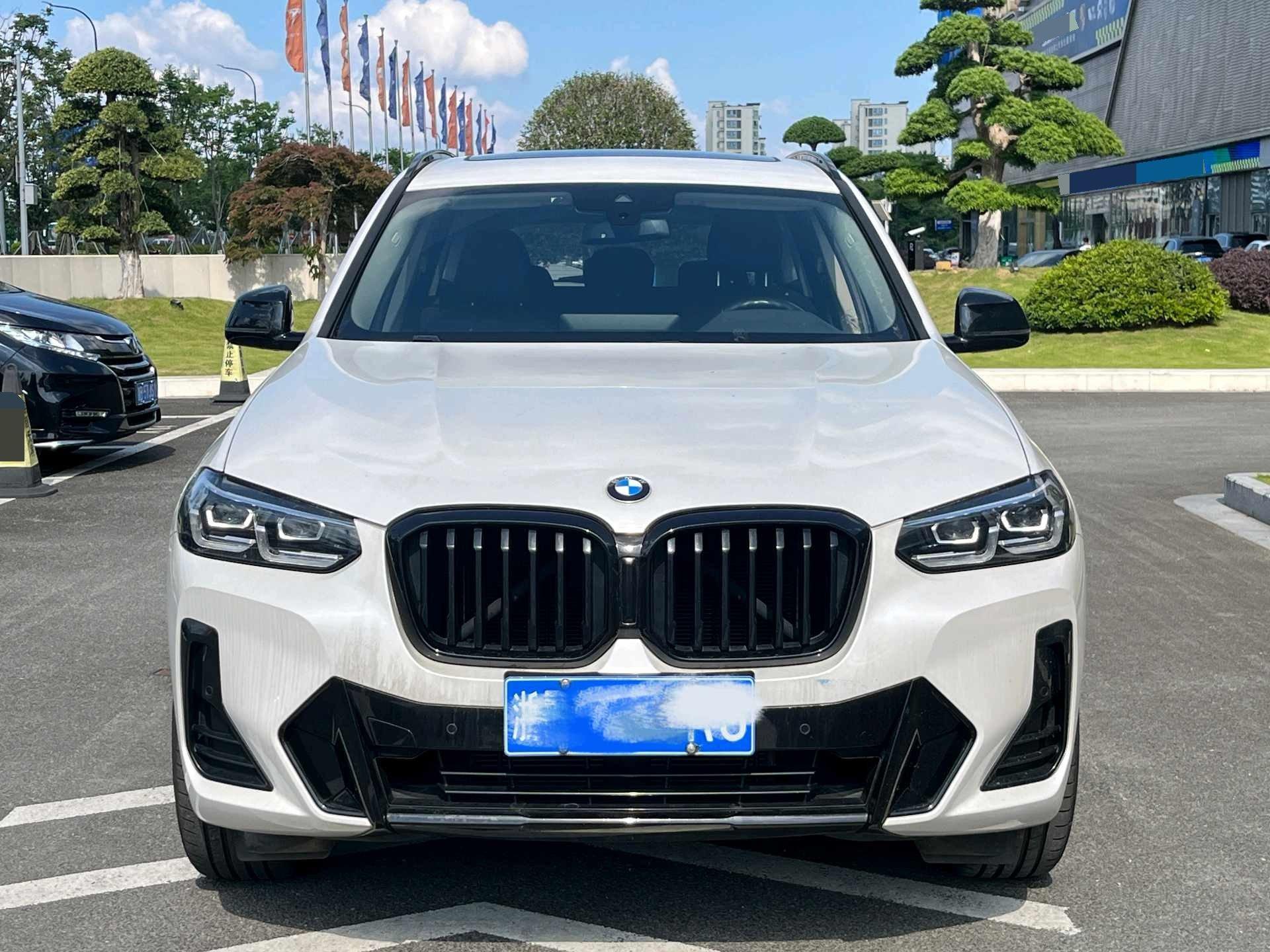BMW X3 2022 xDrive30i Leading M Obsidian Night Suit 2