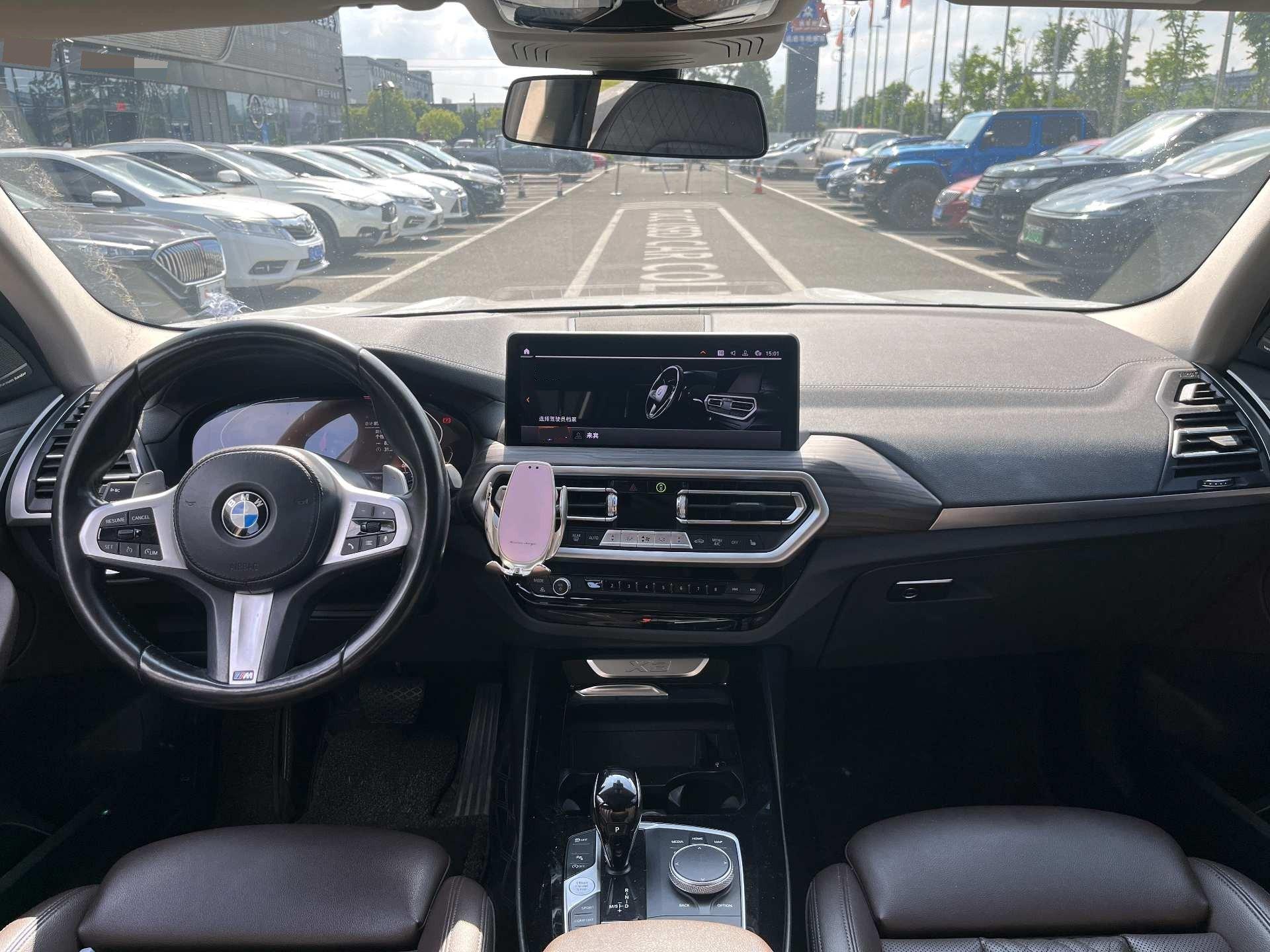 BMW X3 2022 xDrive30i Leading M Obsidian Night Suit 4