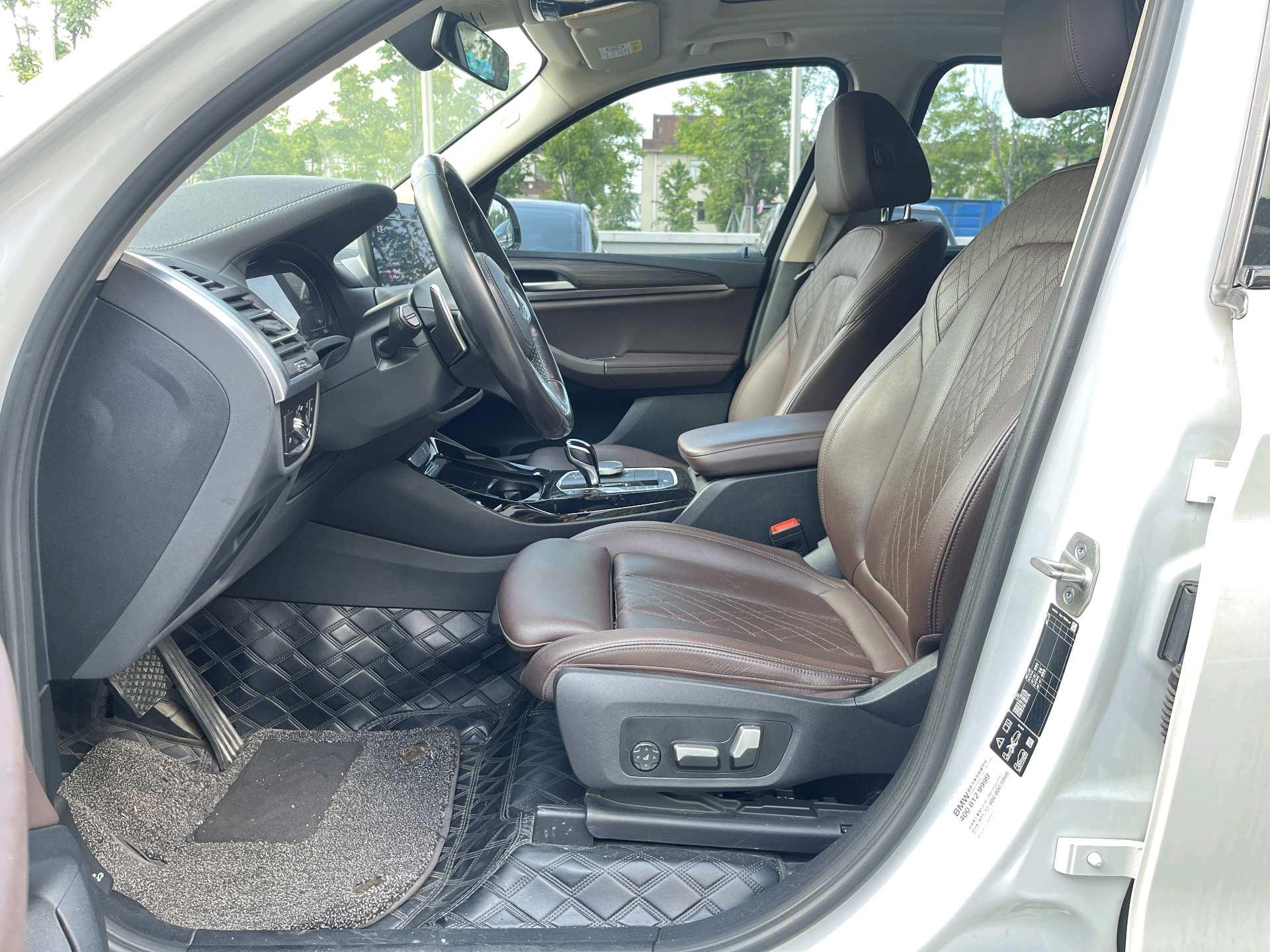 BMW X3 2022 xDrive30i Leading M Obsidian Night Suit 5