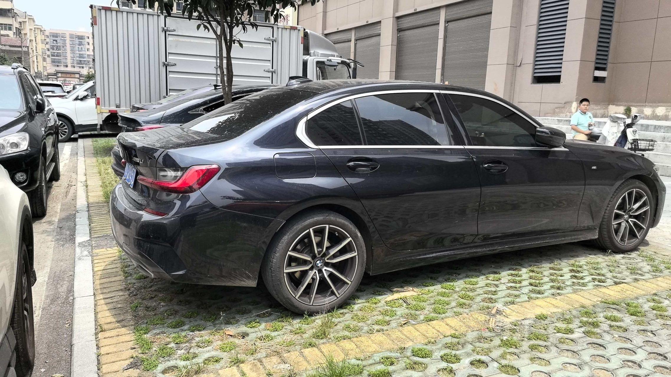 BMW 3 Series 2022 320Li M Sports Suit 3